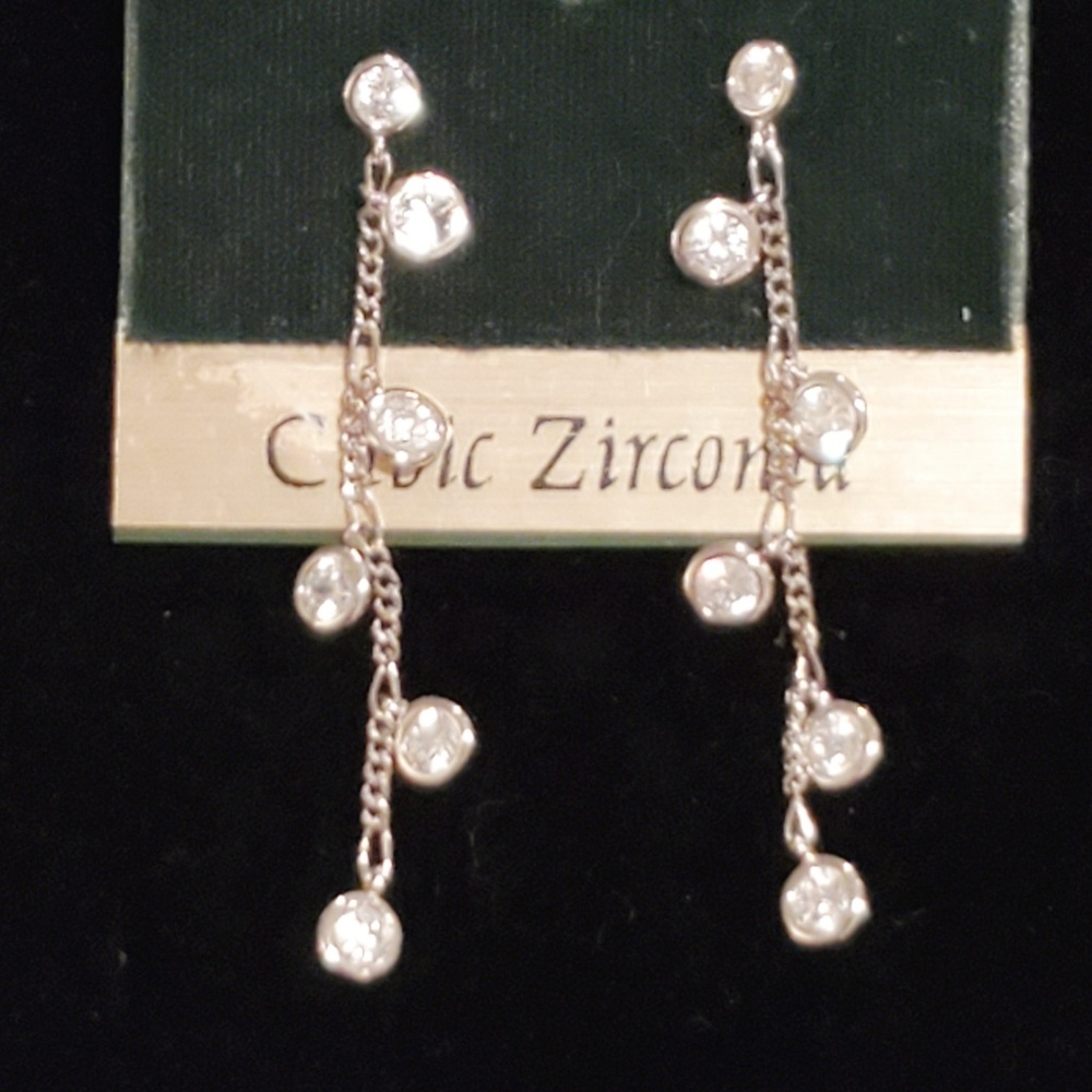 Cubic zirconia long earrings